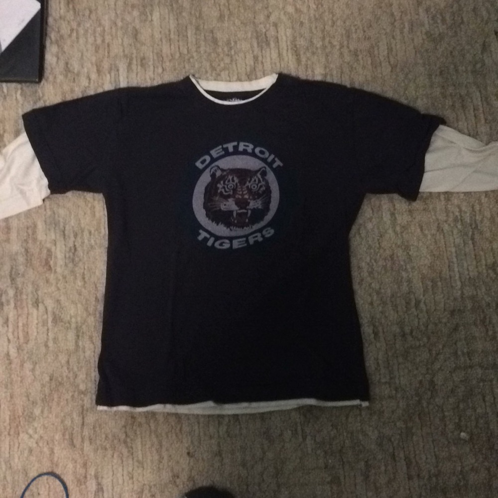 Detroit tigers long sleeve tee